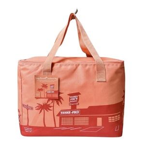 NWT Trader Joe’s Large Reusable Insulated Bag in Peach